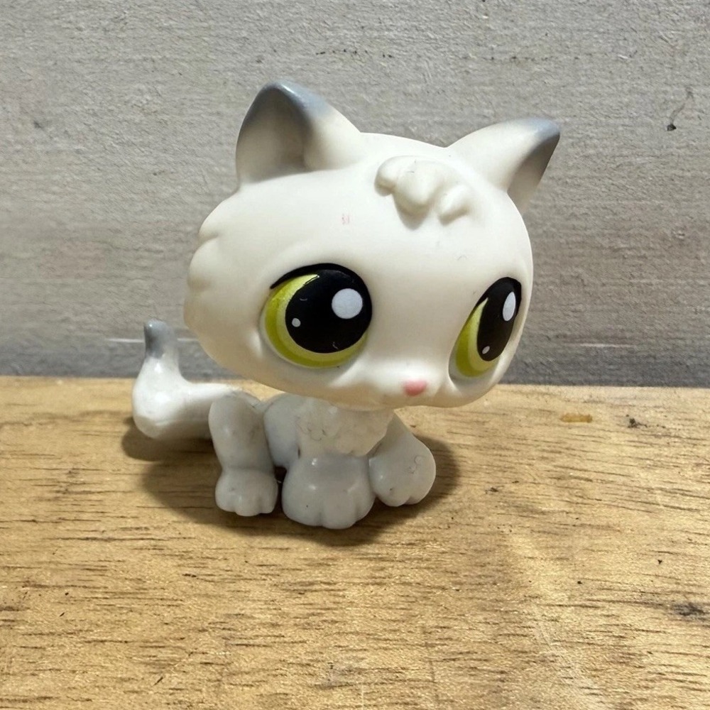 Littlest Pet Shop LPS #100 White Gray Kitten Green Eyes Hasbro 2006 Cat Figure